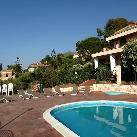 Santa Lucia Feriehus Cefalù