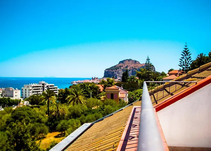 Santa Lucia * تْشيفالو