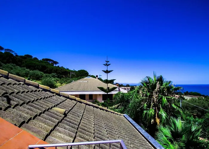 Santa Lucia * تْشيفالو