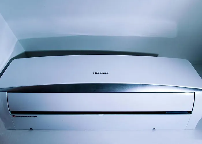 Santa Lucia تْشيفالو