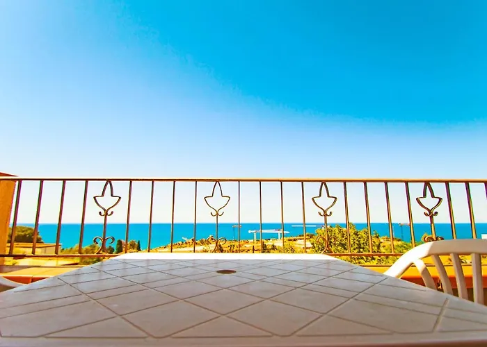 Santa Lucia بيت للعطل تْشيفالو